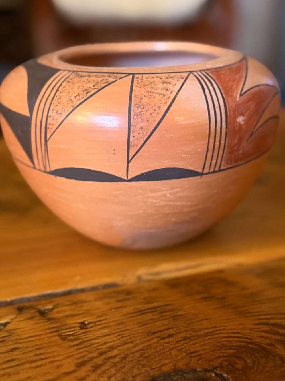 Beautiful vintage Hopi pottery piece signed by renowned Hopi artist Stella Huma.